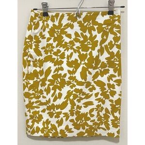 LOFT Floral Women's Skirt, Size PETITE 00 Curvy